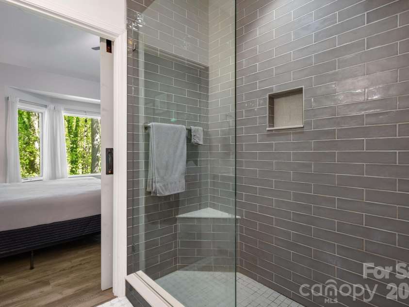29 Little Cedar Court, Asheville, NC 28805.  MLS# CAR4373943, YatesRealty ID 19936. 
