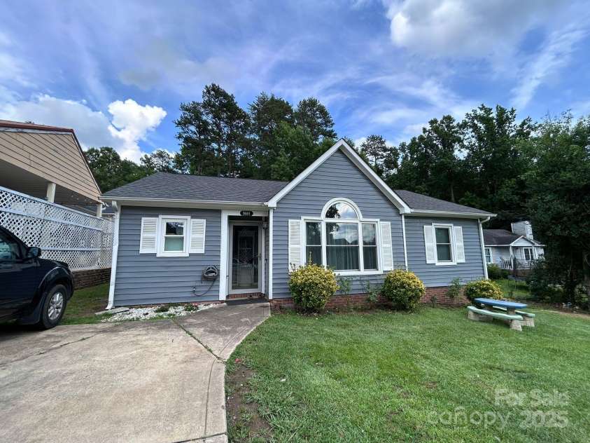 7401 Merrily Lane, Charlotte, NC 28214.  MLS# CAR4270157, YatesRealty ID 19936. 