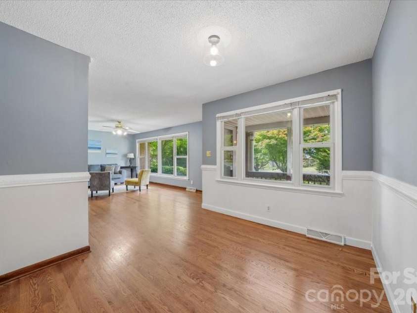 107 Fox Run Drive, Fort Mill, SC 29715.  MLS# CAR4374438, YatesRealty ID 19937. 