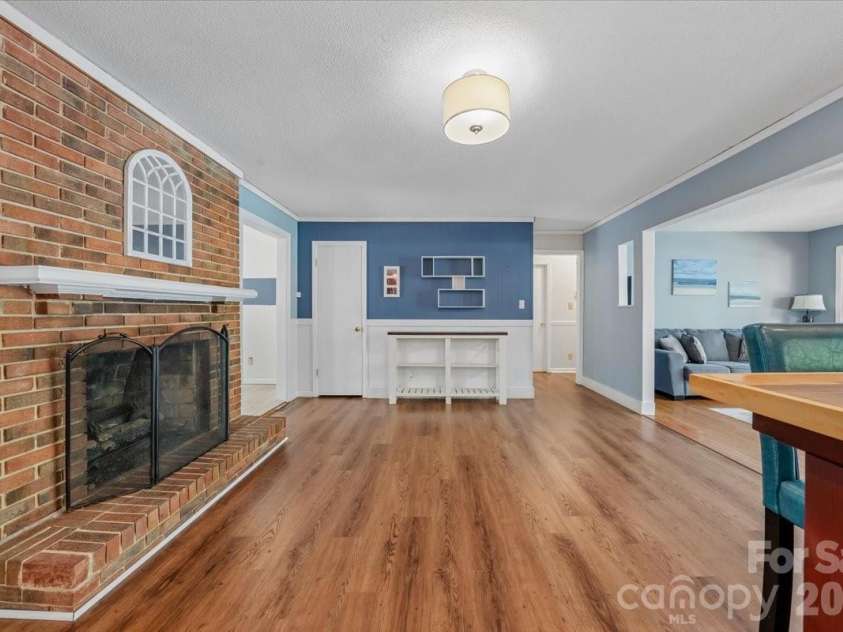 107 Fox Run Drive, Fort Mill, SC 29715.  MLS# CAR4374438, YatesRealty ID 19937. 