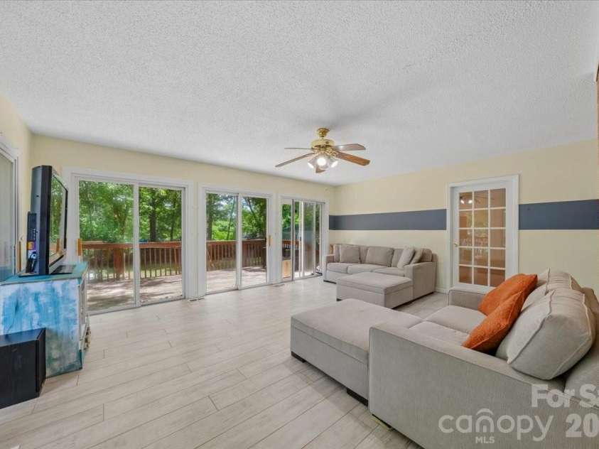 107 Fox Run Drive, Fort Mill, SC 29715.  MLS# CAR4374438, YatesRealty ID 19937. 