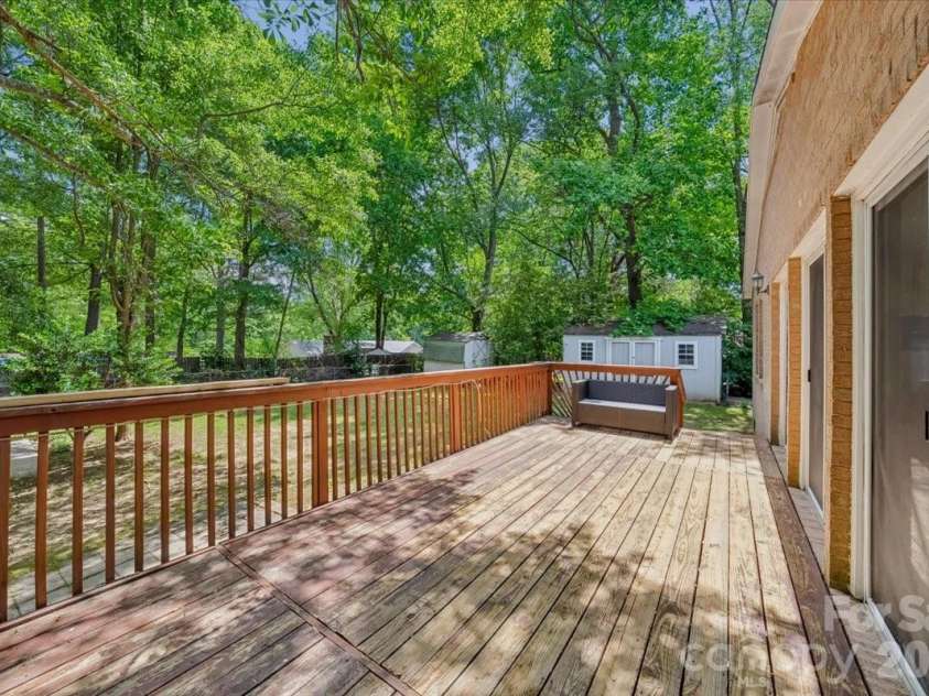 107 Fox Run Drive, Fort Mill, SC 29715.  MLS# CAR4374438, YatesRealty ID 19937. 