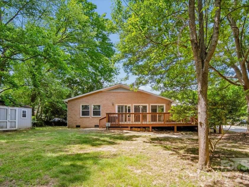 107 Fox Run Drive, Fort Mill, SC 29715.  MLS# CAR4374438, YatesRealty ID 19937. 