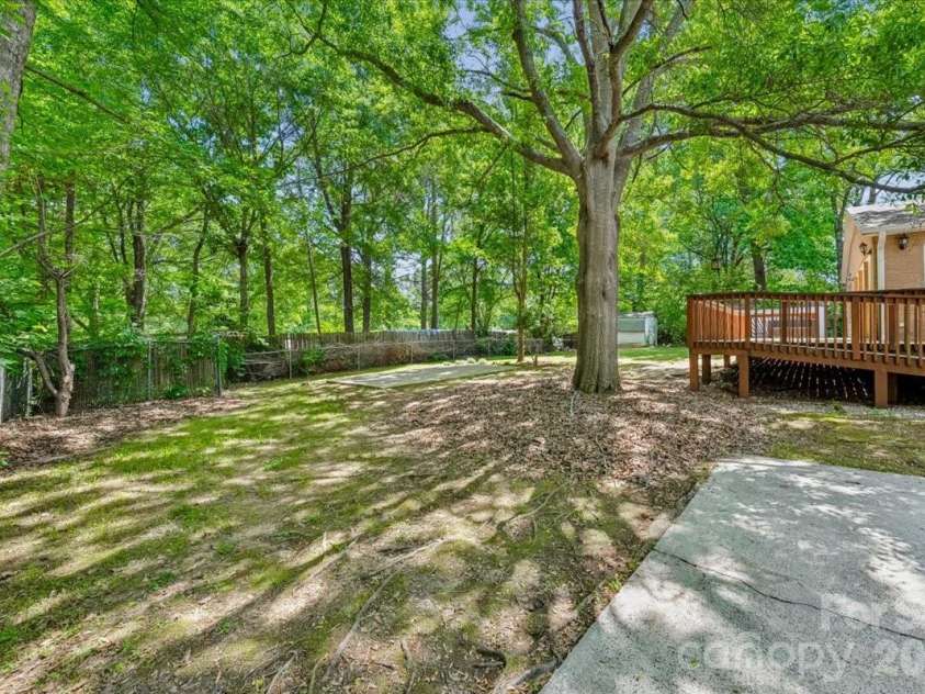 107 Fox Run Drive, Fort Mill, SC 29715.  MLS# CAR4374438, YatesRealty ID 19937. 