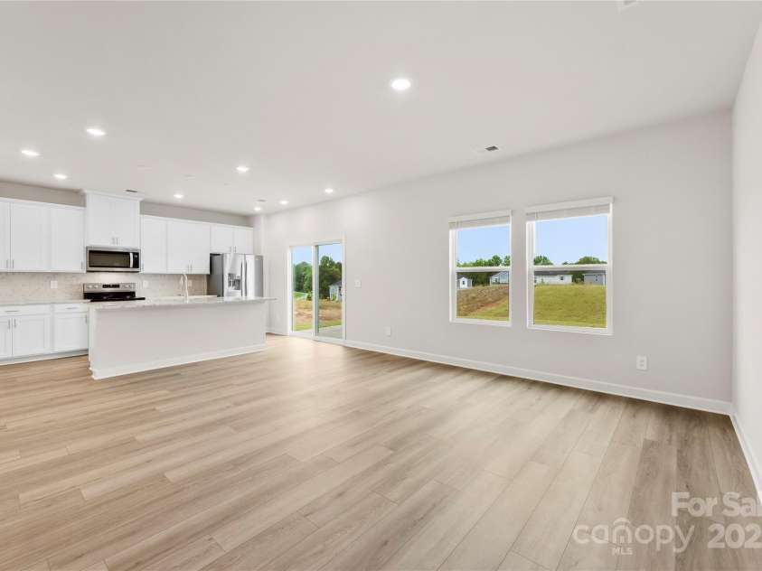 415 Luna Lane, Shelby, NC 28152.  MLS# CAR4269755, YatesRealty ID 19937. Family room