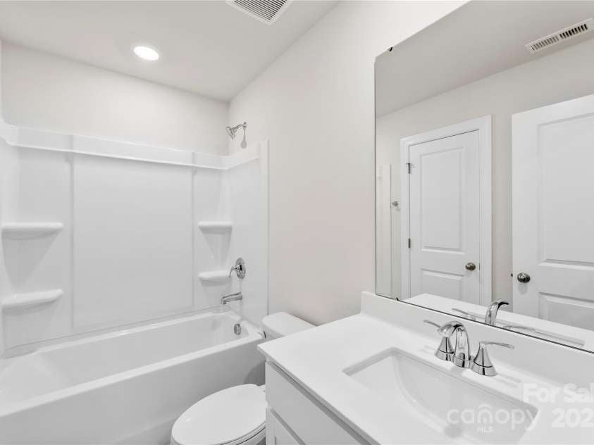 415 Luna Lane, Shelby, NC 28152.  MLS# CAR4269755, YatesRealty ID 19937. Full bathroom