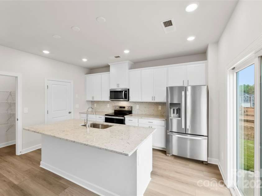 415 Luna Lane, Shelby, NC 28152.  MLS# CAR4269755, YatesRealty ID 19937. Kitchen