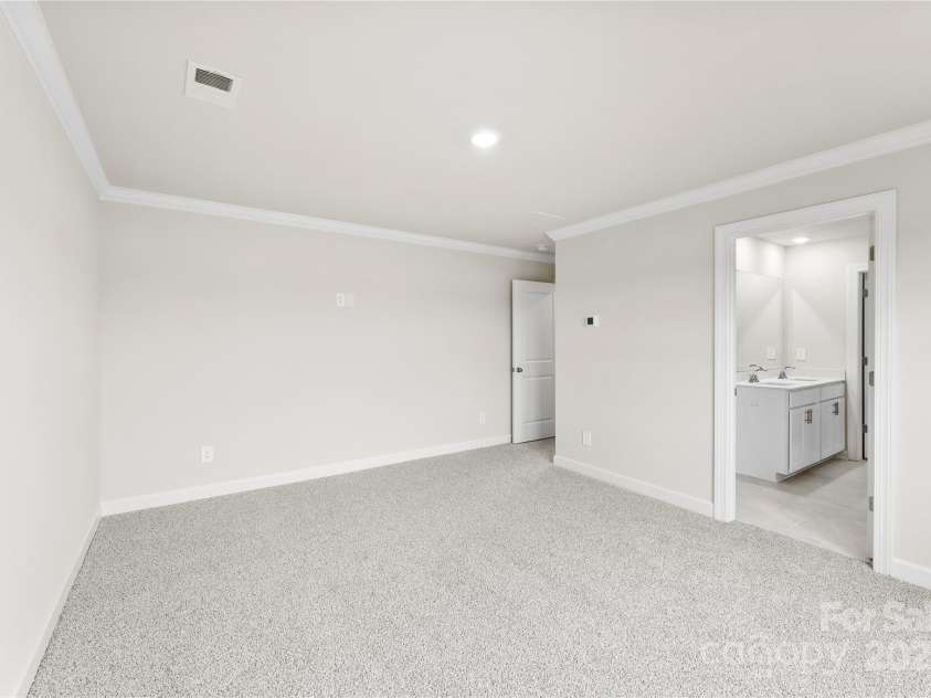 415 Luna Lane, Shelby, NC 28152.  MLS# CAR4269755, YatesRealty ID 19937. Primary bedroom