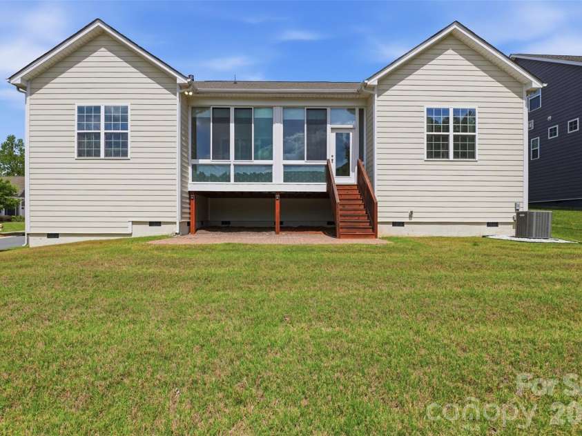 900 Raffaelo View, Mount Holly, NC 28120.  MLS# CAR4375916, YatesRealty ID 19940. 