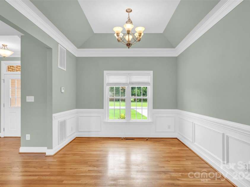 116 Postell Drive, Statesville, NC 28625.  MLS# CAR4269871, YatesRealty ID 19941. 