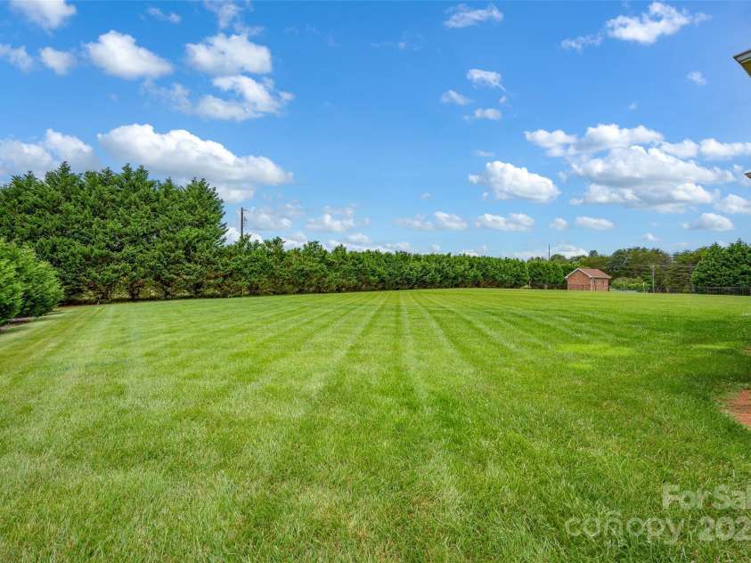 116 Postell Drive, Statesville, NC 28625.  MLS# CAR4269871, YatesRealty ID 19941. 