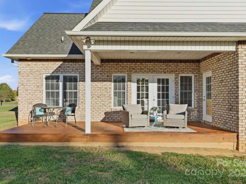 116 Postell Drive, Statesville, NC 28625.  MLS# CAR4318122, YatesRealty ID 19941. 