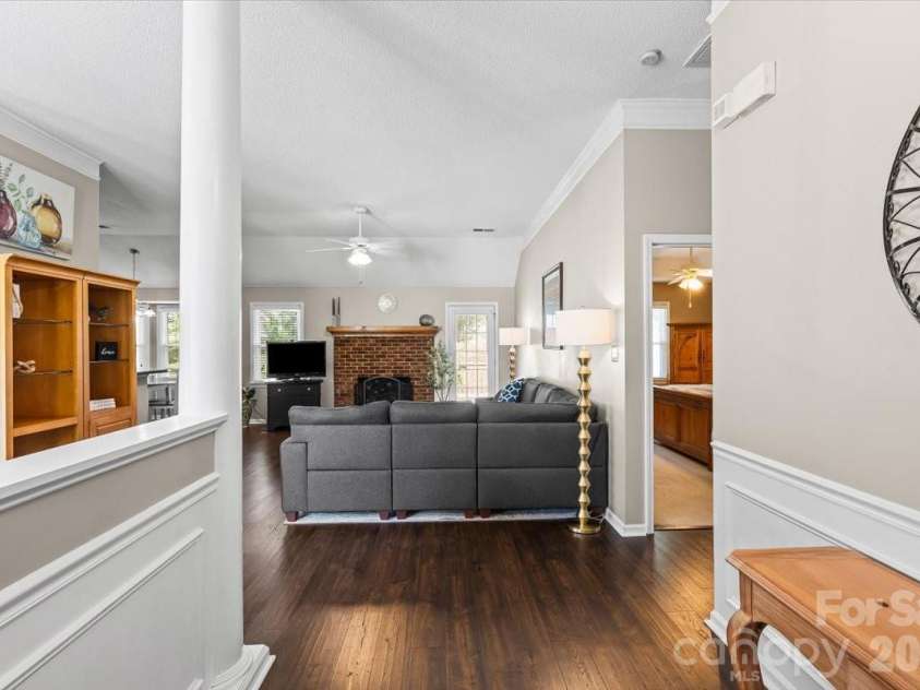 14413 John Beck Drive, Charlotte, NC 28273.  MLS# CAR4374623, YatesRealty ID 19941. Open sightlines from the moment you step inside