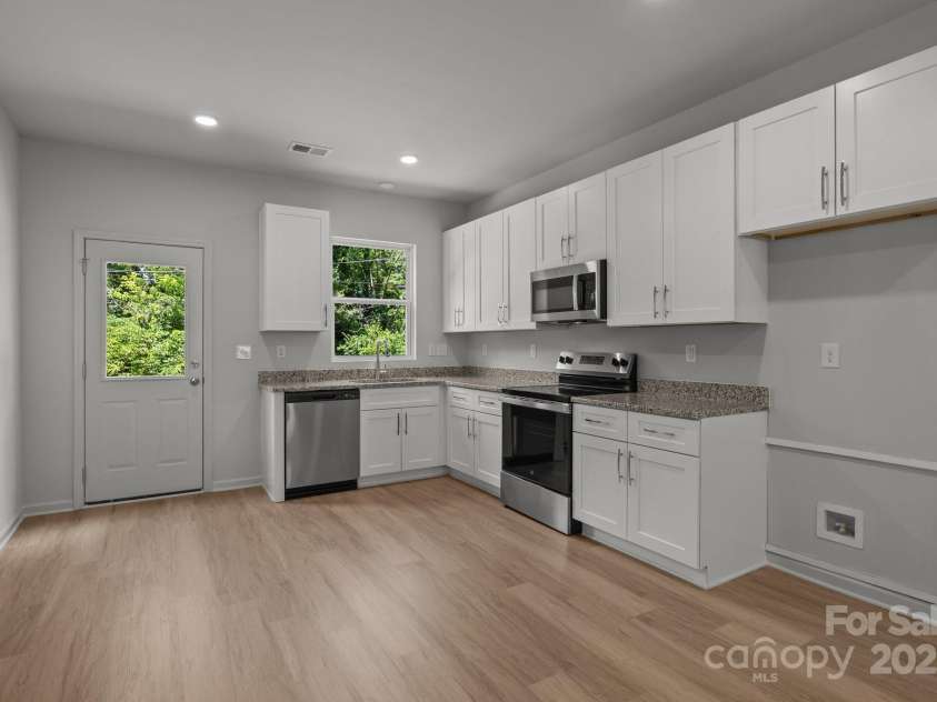 706 Live Oak Street, Shelby, NC 28150.  MLS# CAR4258050, YatesRealty ID 19942. 