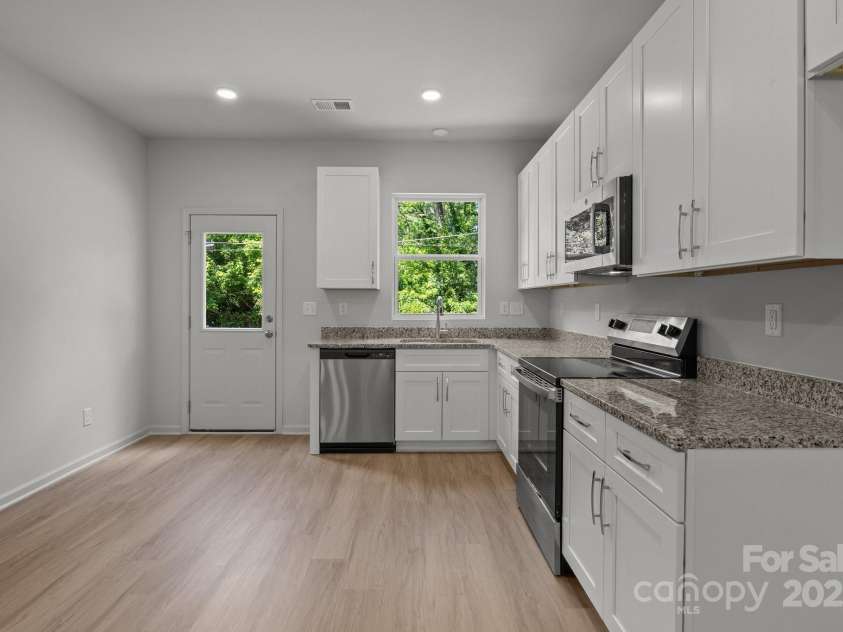 706 Live Oak Street, Shelby, NC 28150.  MLS# CAR4258050, YatesRealty ID 19942. 