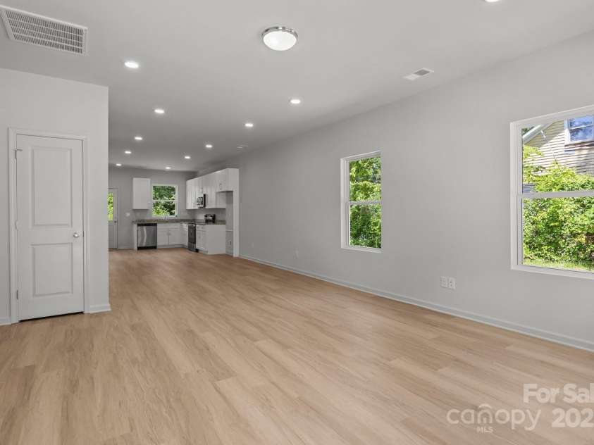 706 Live Oak Street, Shelby, NC 28150.  MLS# CAR4258050, YatesRealty ID 19942. 