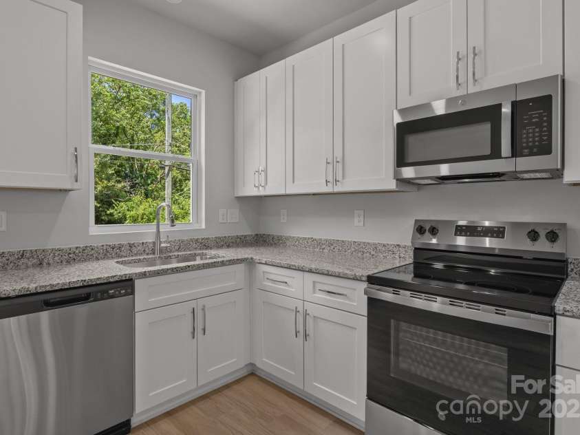 706 Live Oak Street, Shelby, NC 28150.  MLS# CAR4258050, YatesRealty ID 19942. 