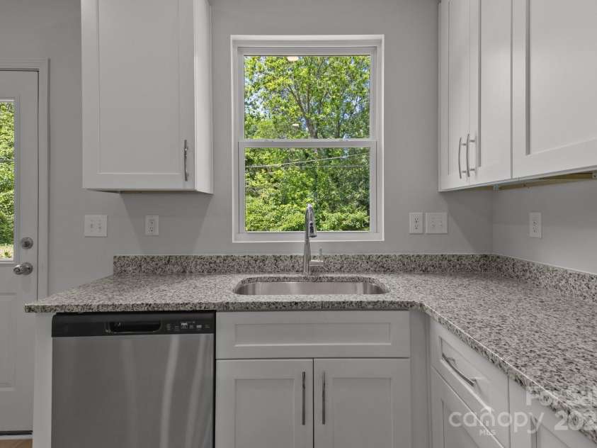 706 Live Oak Street, Shelby, NC 28150.  MLS# CAR4258050, YatesRealty ID 19942. 