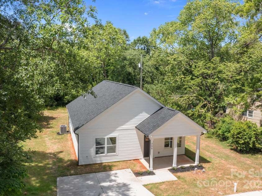 706 Live Oak Street, Shelby, NC 28150.  MLS# CAR4258050, YatesRealty ID 19942. 