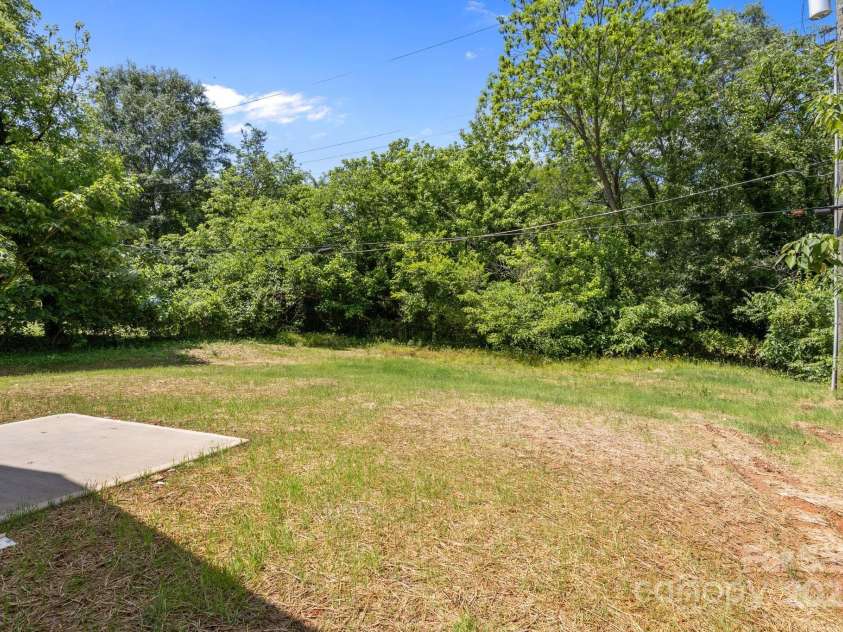 706 Live Oak Street, Shelby, NC 28150.  MLS# CAR4258050, YatesRealty ID 19942. 
