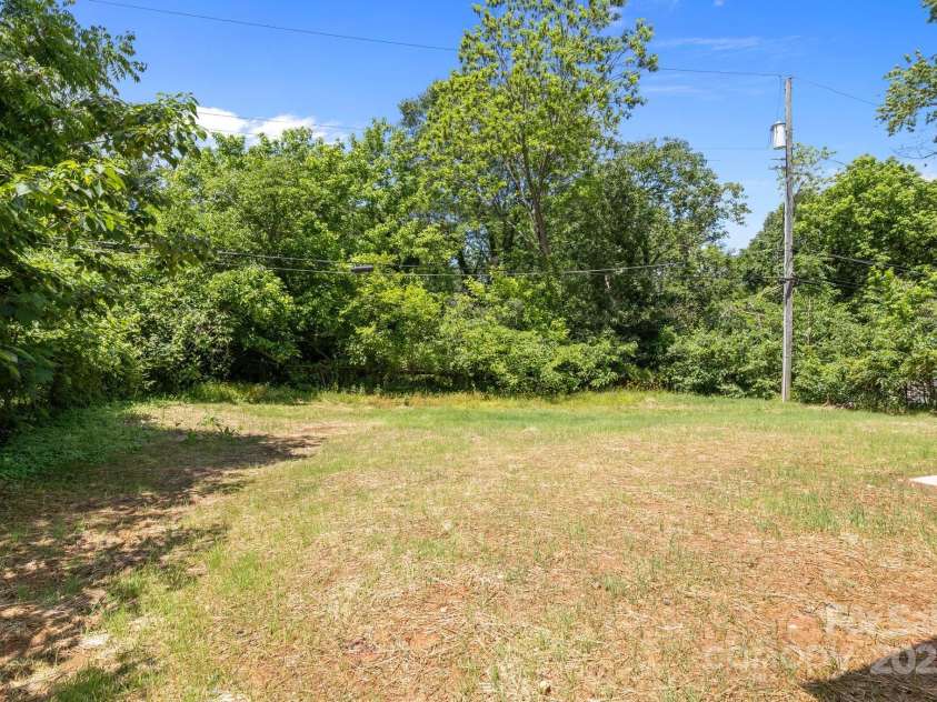 706 Live Oak Street, Shelby, NC 28150.  MLS# CAR4258050, YatesRealty ID 19942. 