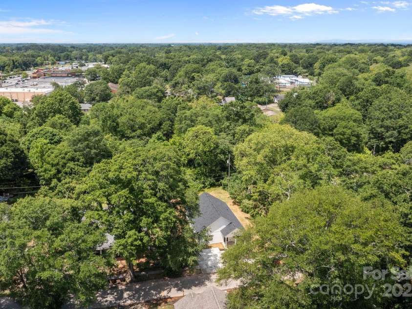 706 Live Oak Street, Shelby, NC 28150.  MLS# CAR4258050, YatesRealty ID 19942. 