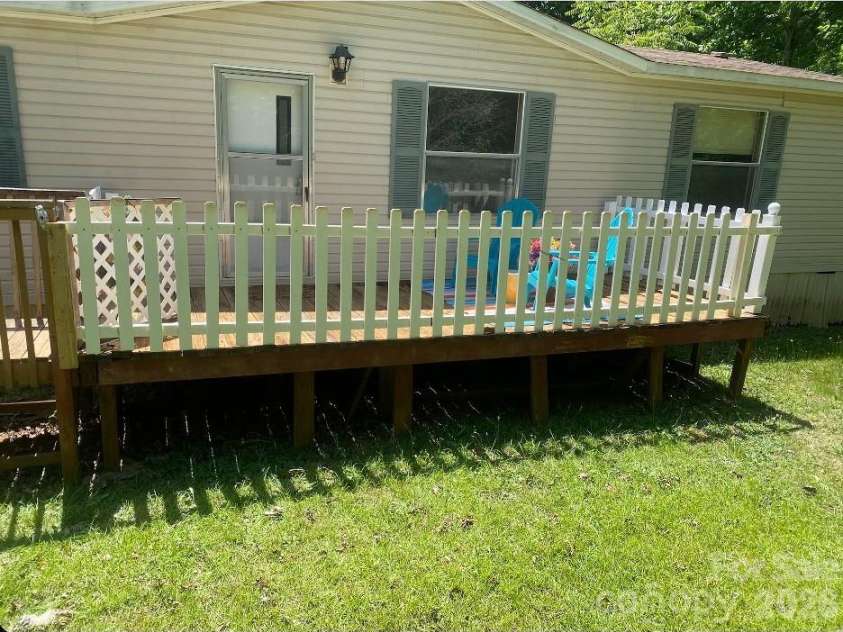 1164 Smith Woods Lane, Hickory Grove, SC 29717.  MLS# CAR4379371, YatesRealty ID 19943. 