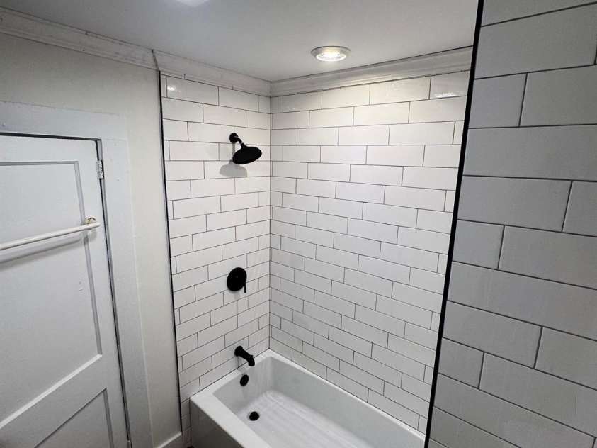 7608 Kershaw Camden Highway, Kershaw, SC 29067.  MLS# CAR4193030, YatesRealty ID 19943. Bathroom remodeled