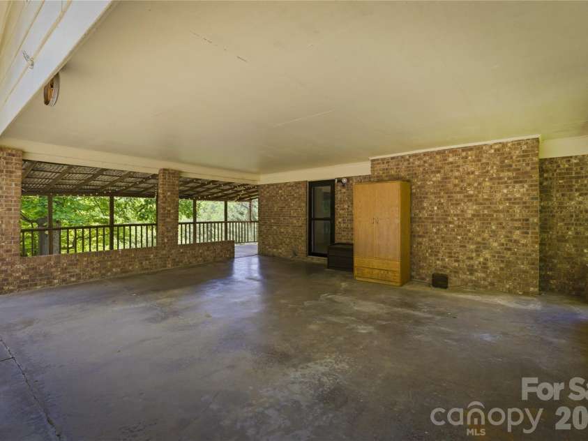 1983 Pinecrest Drive, Morganton, NC 28655.  MLS# CAR4376718, YatesRealty ID 19944. 