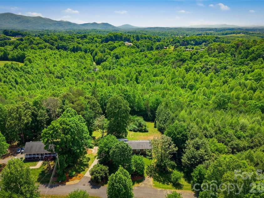 1983 Pinecrest Drive, Morganton, NC 28655.  MLS# CAR4376718, YatesRealty ID 19944. 