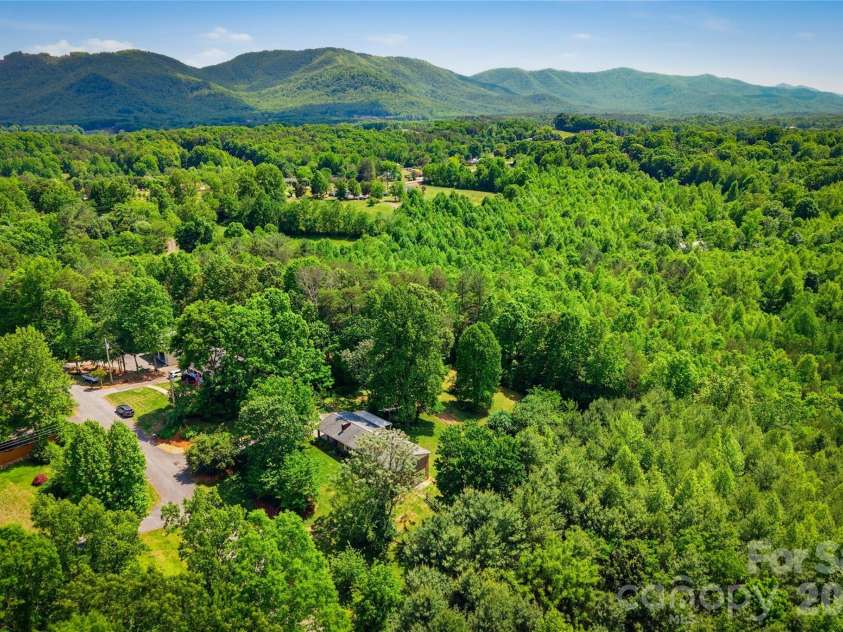1983 Pinecrest Drive, Morganton, NC 28655.  MLS# CAR4376718, YatesRealty ID 19944. 