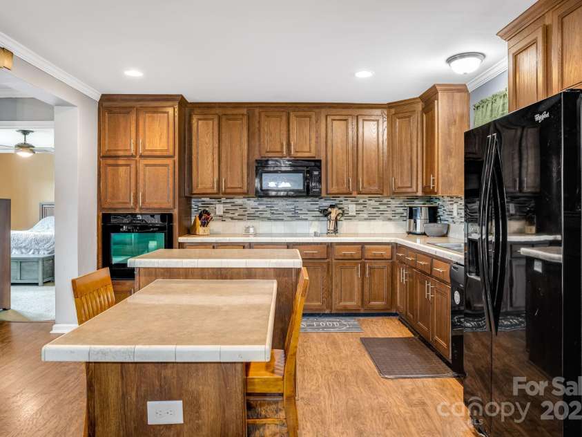 14 Phoenix Circle, Alexander, NC 28701.  MLS# CAR4255893, YatesRealty ID 19945. Kitchen