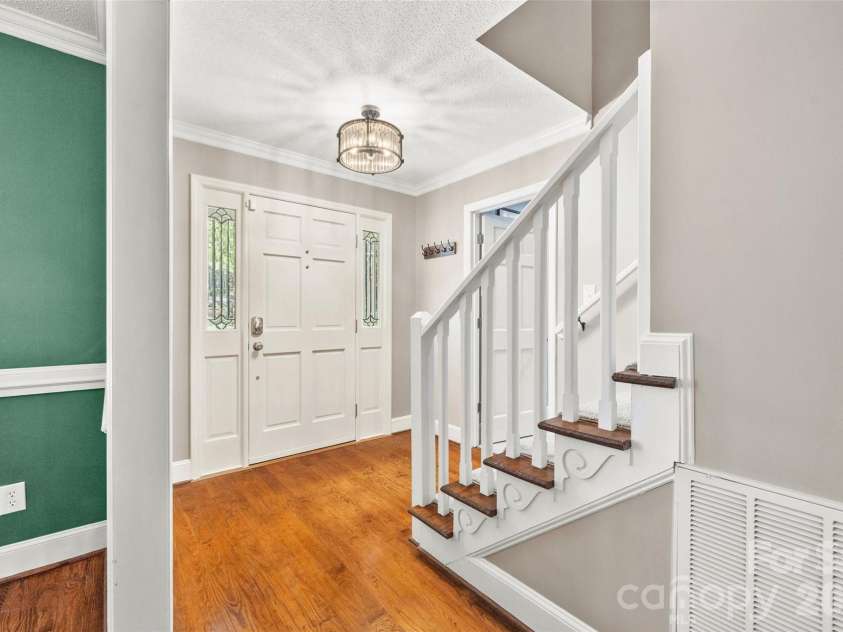 10500 Doylestown Road, Matthews, NC 28105.  MLS# CAR4364006, YatesRealty ID 19948. 