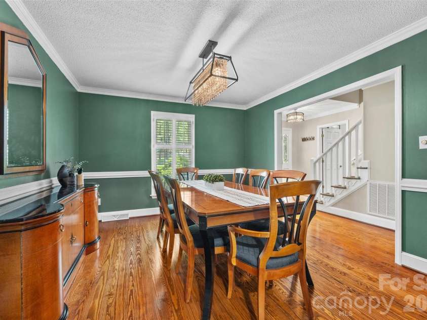 10500 Doylestown Road, Matthews, NC 28105.  MLS# CAR4364006, YatesRealty ID 19948. 