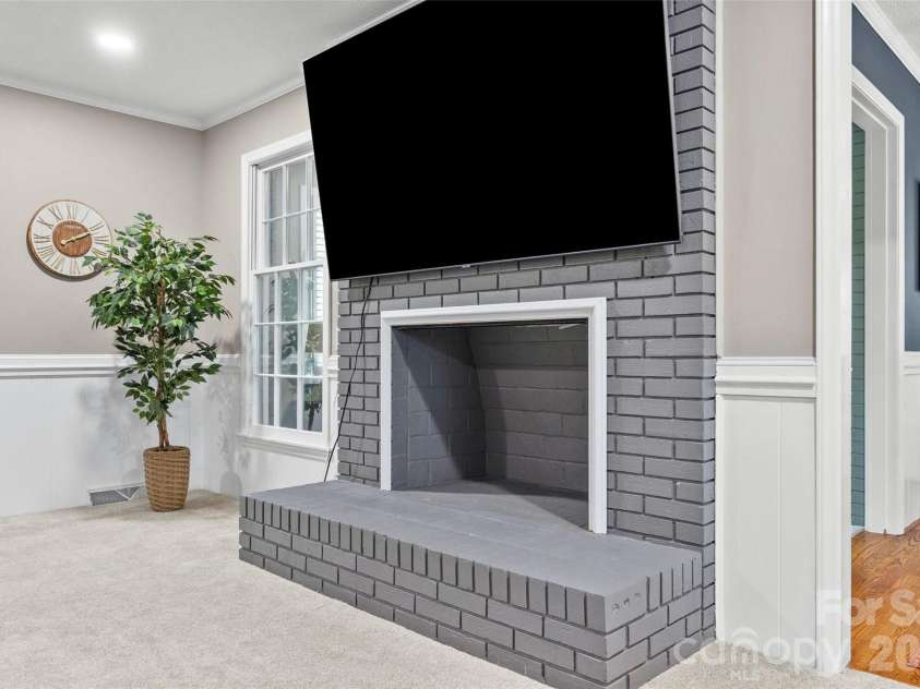 10500 Doylestown Road, Matthews, NC 28105.  MLS# CAR4364006, YatesRealty ID 19948. 