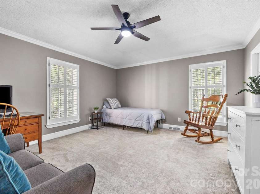 10500 Doylestown Road, Matthews, NC 28105.  MLS# CAR4364006, YatesRealty ID 19948. 
