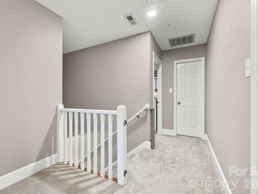 10500 Doylestown Road, Matthews, NC 28105.  MLS# CAR4364006, YatesRealty ID 19948. 