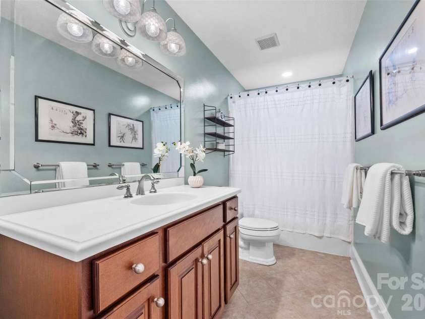 10500 Doylestown Road, Matthews, NC 28105.  MLS# CAR4364006, YatesRealty ID 19948. 