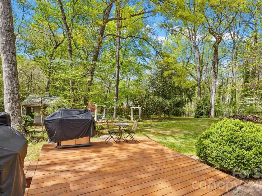 10500 Doylestown Road, Matthews, NC 28105.  MLS# CAR4364006, YatesRealty ID 19948. 