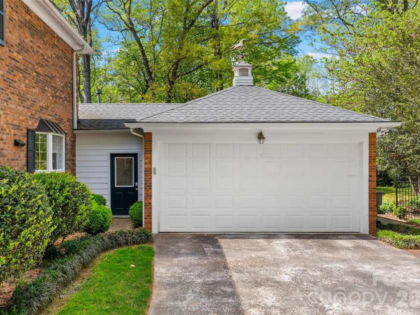 10500 Doylestown Road, Matthews, NC 28105.  MLS# CAR4364006, YatesRealty ID 19948. 