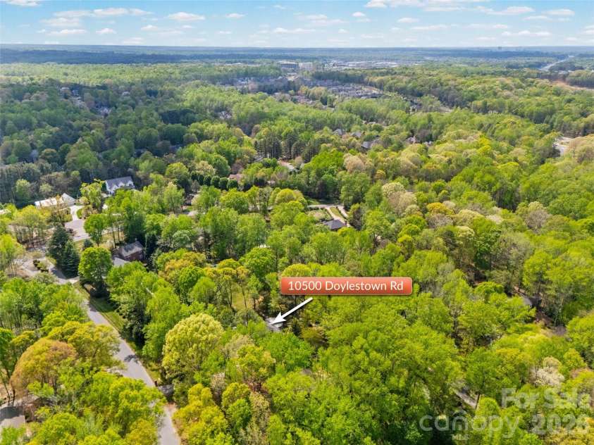 10500 Doylestown Road, Matthews, NC 28105.  MLS# CAR4364006, YatesRealty ID 19948. 