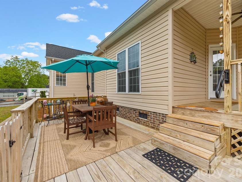 156 Springdale Road, Rock Hill, SC 29730.  MLS# CAR4375708, YatesRealty ID 19949. 