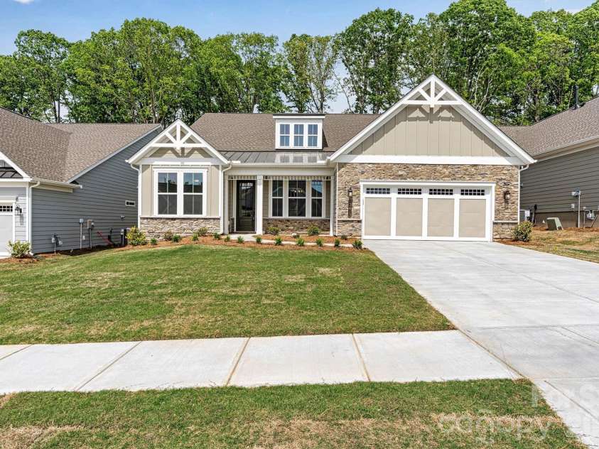 13413 Cozy Court, Charlotte, NC 28215.  MLS# CAR4365177, YatesRealty ID 19950. 