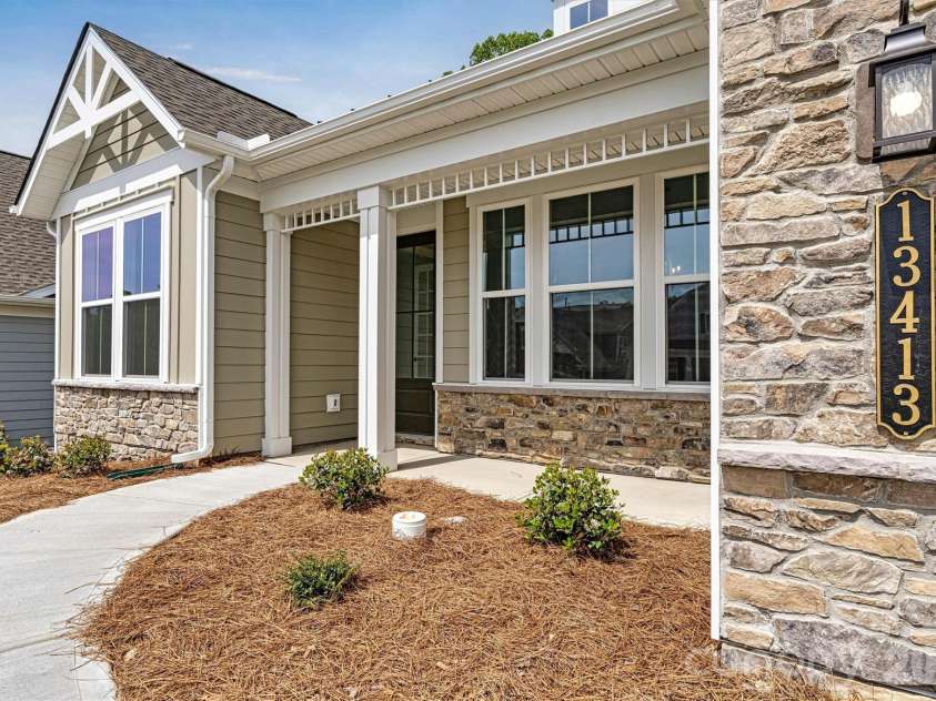 13413 Cozy Court, Charlotte, NC 28215.  MLS# CAR4365177, YatesRealty ID 19950. 