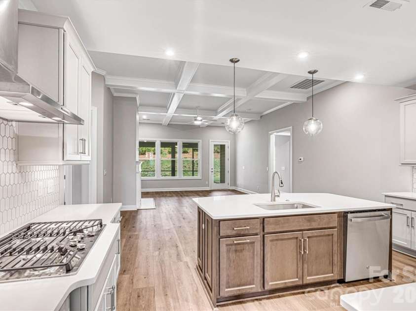 13413 Cozy Court, Charlotte, NC 28215.  MLS# CAR4365177, YatesRealty ID 19950. 