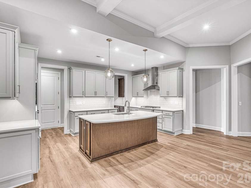 13413 Cozy Court, Charlotte, NC 28215.  MLS# CAR4365177, YatesRealty ID 19950. 