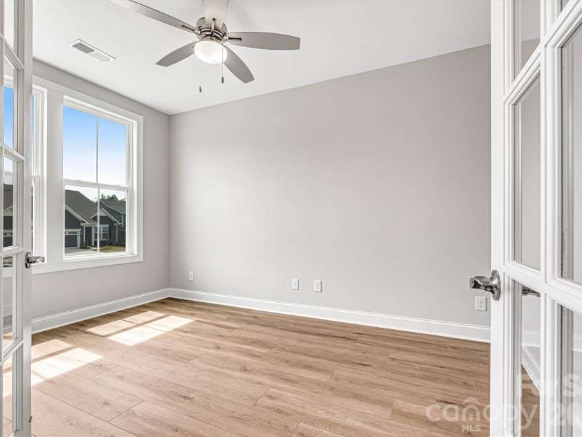 13413 Cozy Court, Charlotte, NC 28215.  MLS# CAR4365177, YatesRealty ID 19950. 