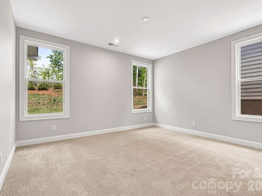 13413 Cozy Court, Charlotte, NC 28215.  MLS# CAR4365177, YatesRealty ID 19950. 