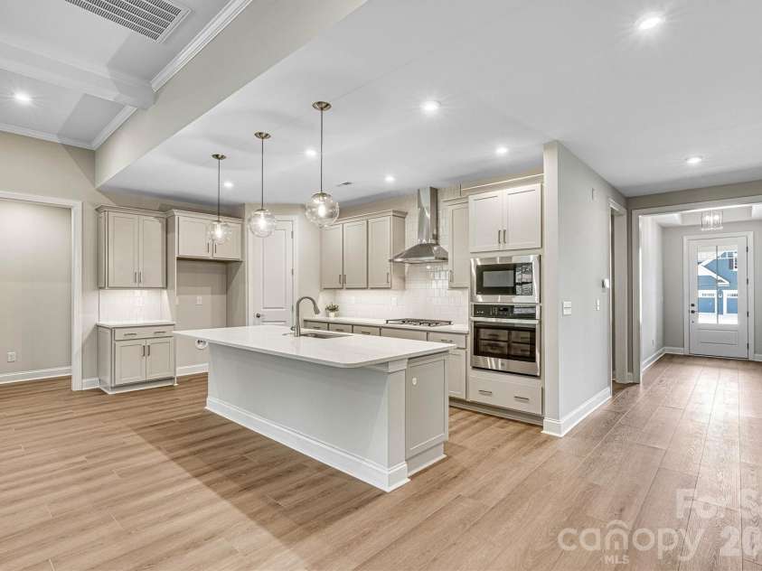 13409 Cozy Court, Charlotte, NC 28215.  MLS# CAR4366404, YatesRealty ID 19951. 