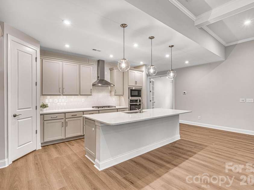 13409 Cozy Court, Charlotte, NC 28215.  MLS# CAR4366404, YatesRealty ID 19951. 